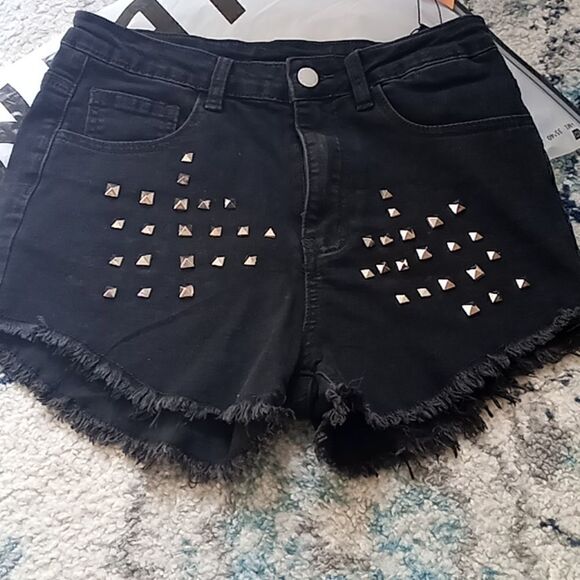 SHEIN STUDDED RAW HEM SHORTS - Picture 2 of 4